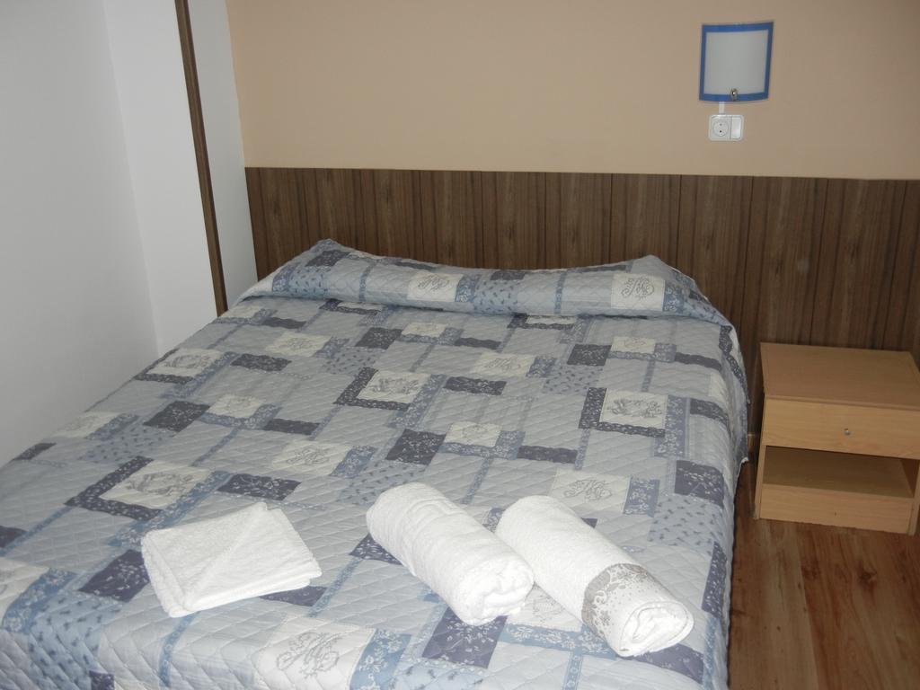 Hostal Oklahoma Реус Экстерьер фото