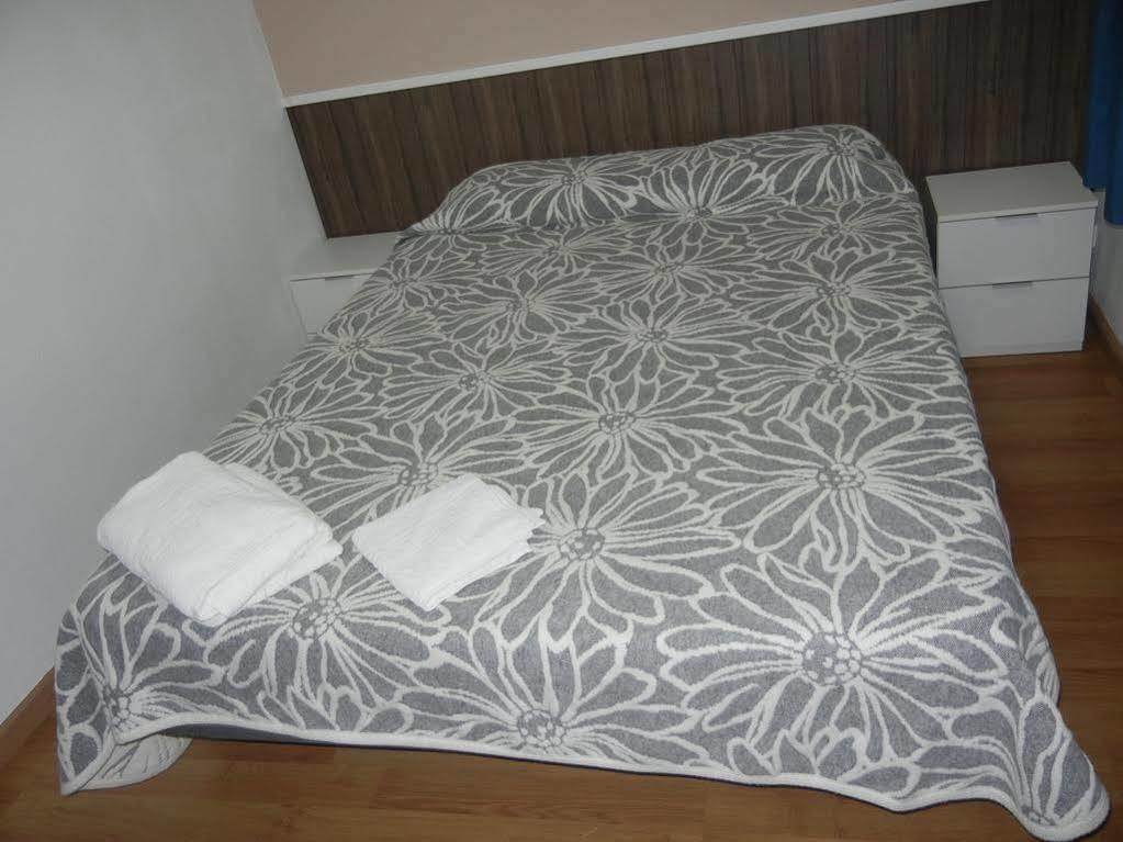 Hostal Oklahoma Реус Экстерьер фото