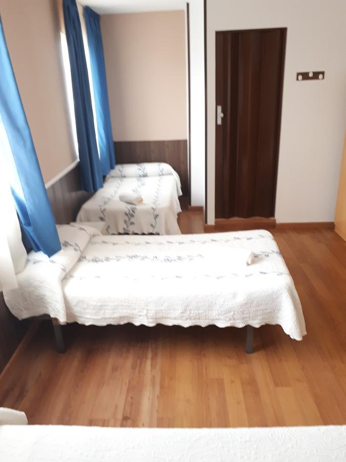 Hostal Oklahoma Реус Экстерьер фото