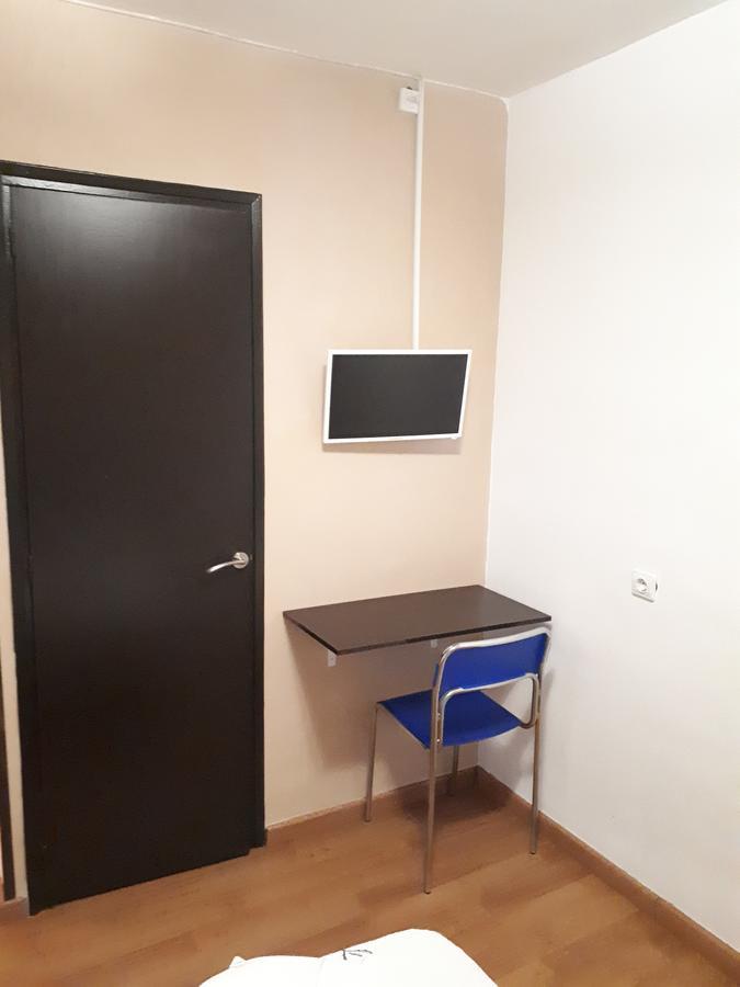 Hostal Oklahoma Реус Экстерьер фото