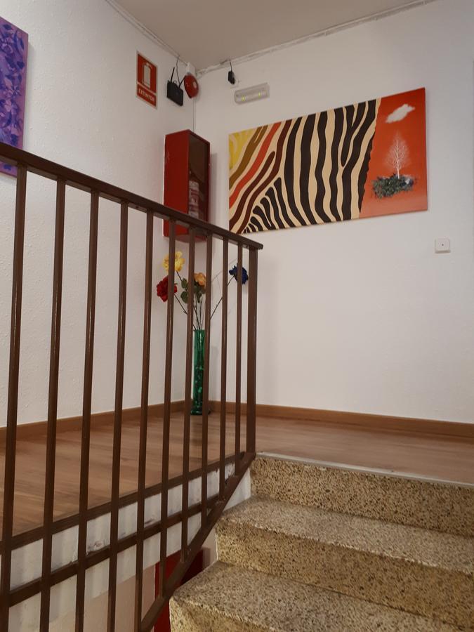 Hostal Oklahoma Реус Экстерьер фото