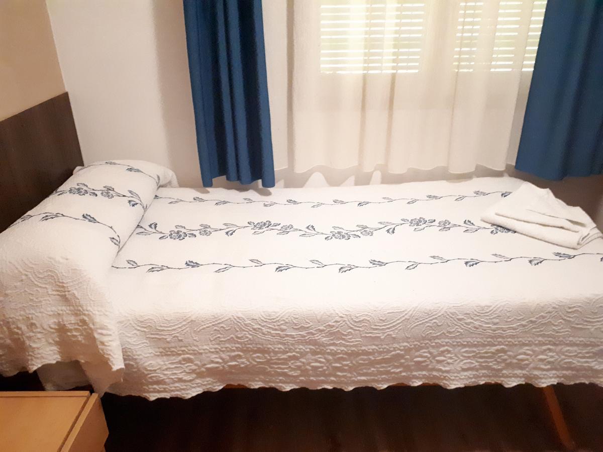 Hostal Oklahoma Реус Экстерьер фото