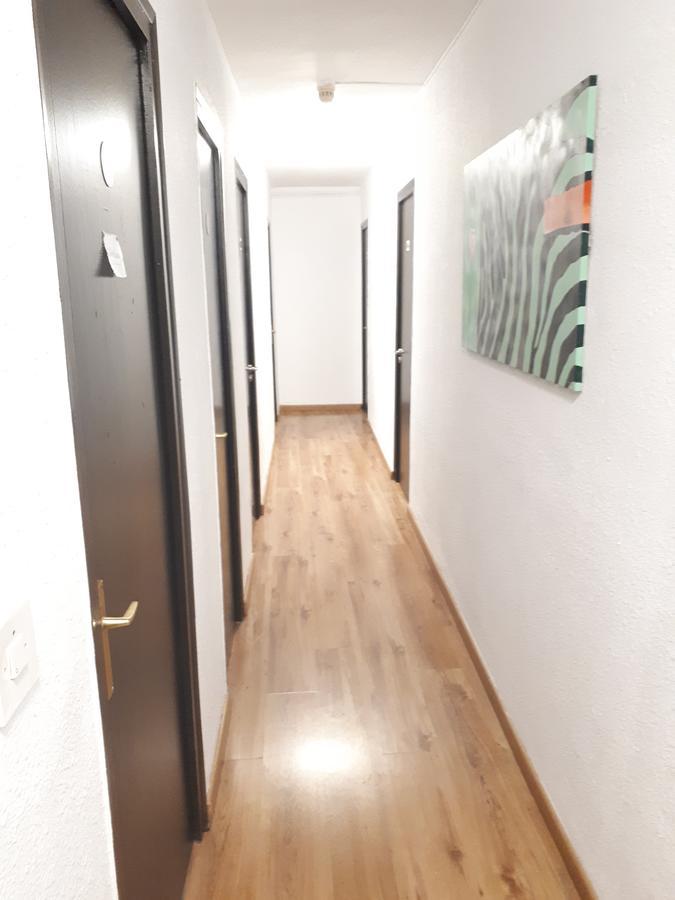Hostal Oklahoma Реус Экстерьер фото