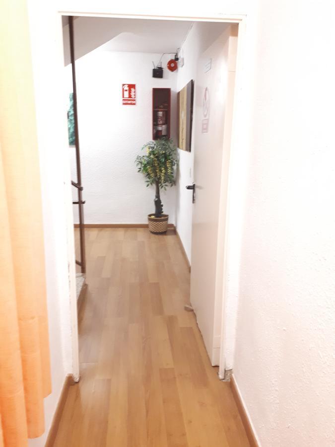 Hostal Oklahoma Реус Экстерьер фото