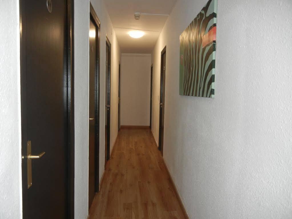 Hostal Oklahoma Реус Экстерьер фото